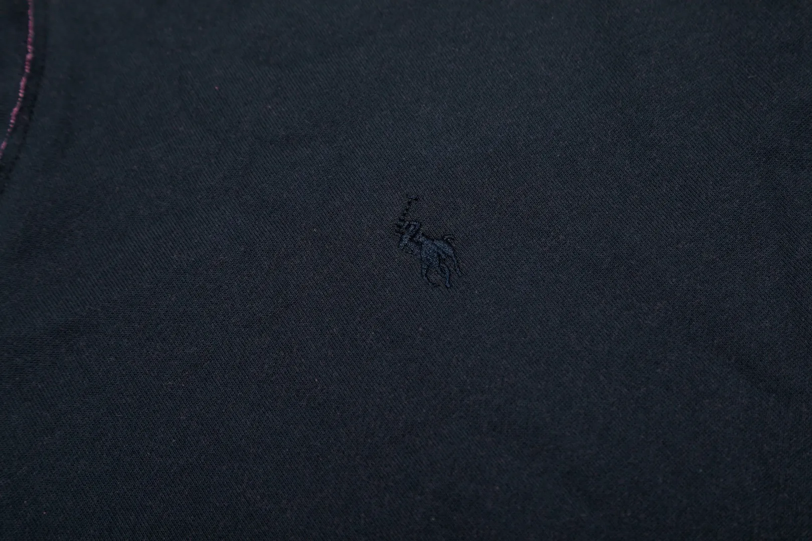 🅿️210 "Top Quality" Style No.: T5011# [Ralph Lauren dual-color pony embroidered logo couple V-neck sweatshirt] ✅Ralph Lauren classic two-color stitching contrasting V-neck terry sweatshirt ✅The version is restored to the original version. The maximum size can be worn up to 170 pounds. Loose, comfortable and stress-free. ✅The upper body is simple and easy to wear. ootd must-have style. Good-looking clothes are never too picky. A must-have in a couple’s wardrobe Size: S-L Color: Mi Xing Navy Gray